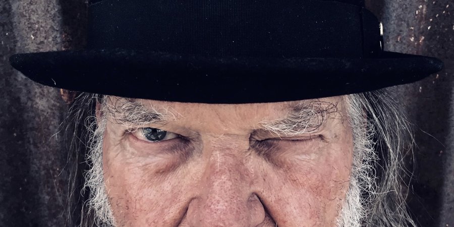 Vous aimez le Canada ?  vous aimez le Rock ? Rendez- vous aujourd'hui à 13h00 et 19h00 en compagnie de Mister Neil Young . A tout à l'heure . Cyrille