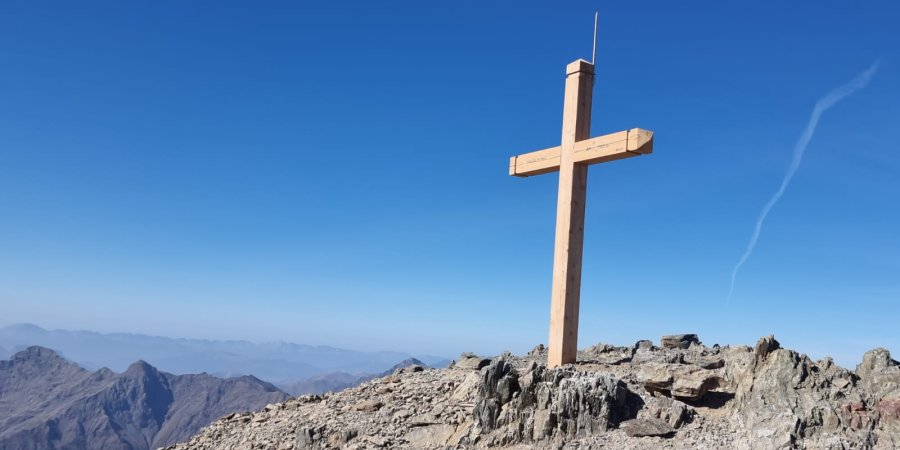 Acheminée à 3163 m par 30 personnes des Amis de Malcros!
